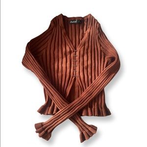 Cute brown top perfect for summer or even winter ;)💁🏻‍♀️💕